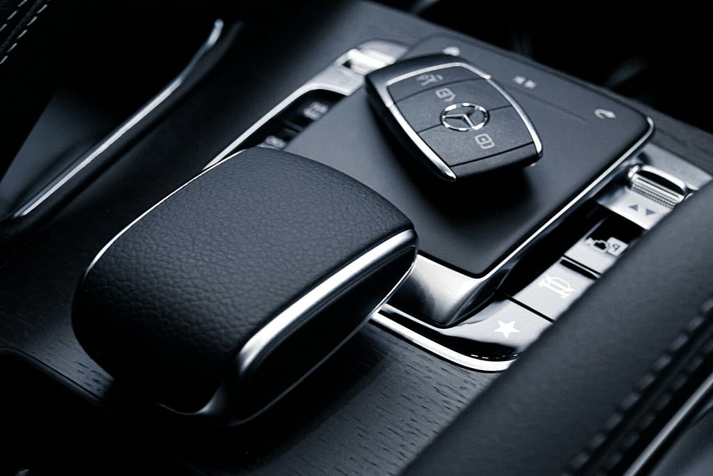 black Mercedes-Benz fob